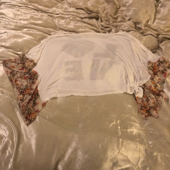 Floral Sleeve ‘L🖤VE’ Crop - Picture 6 of 8